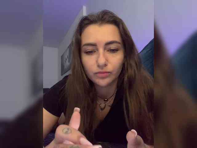 WILDGIRL webcam
