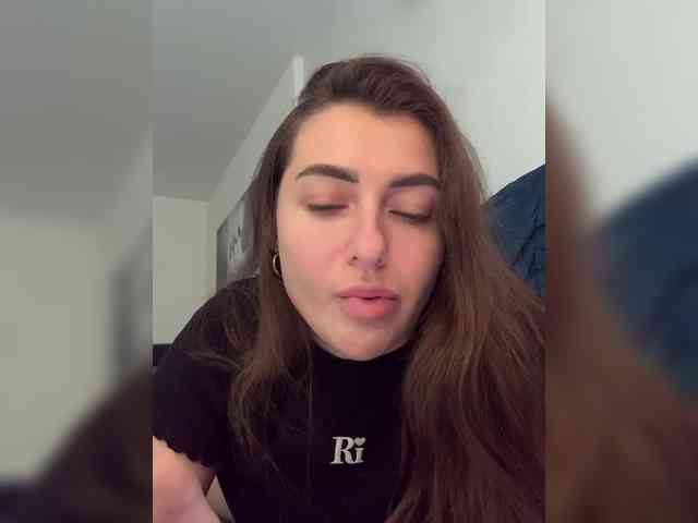 WILDGIRL webcam