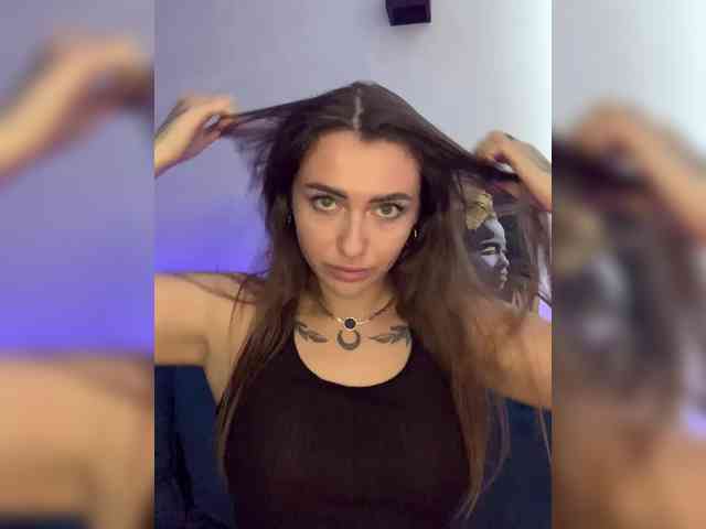 WILDGIRL webcam