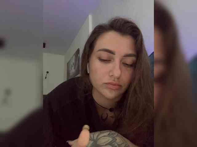 WILDGIRL webcam