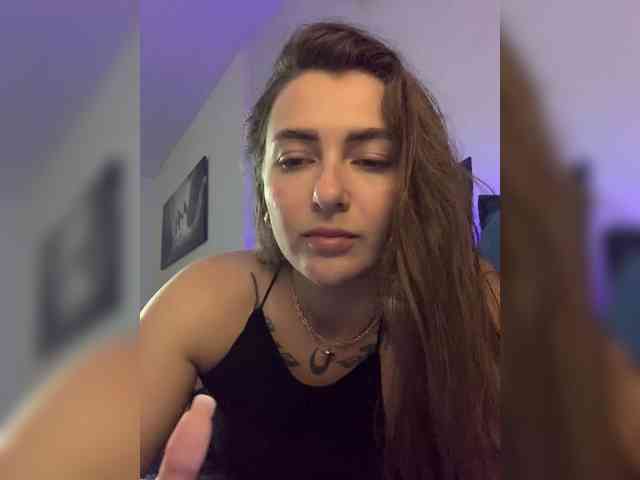 WILDGIRL webcam