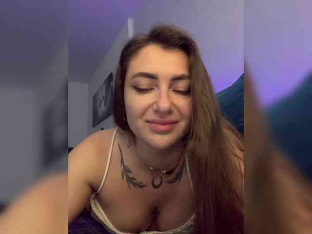 WILDGIRL webcam