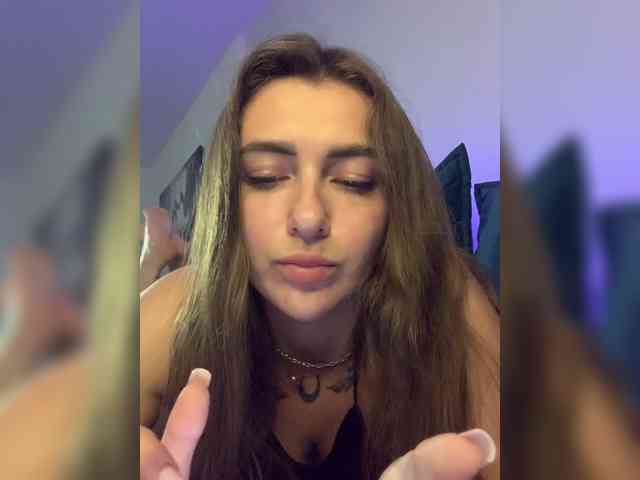 WILDGIRL webcam