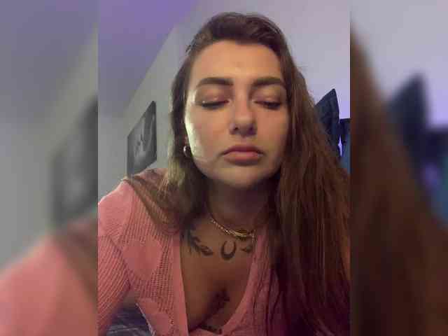 WILDGIRL webcam