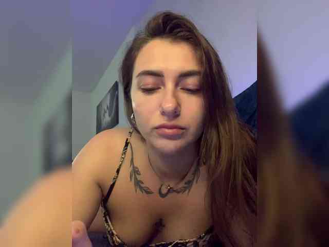 WILDGIRL webcam