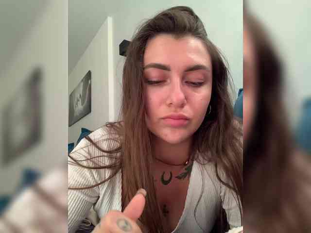 WILDGIRL webcam