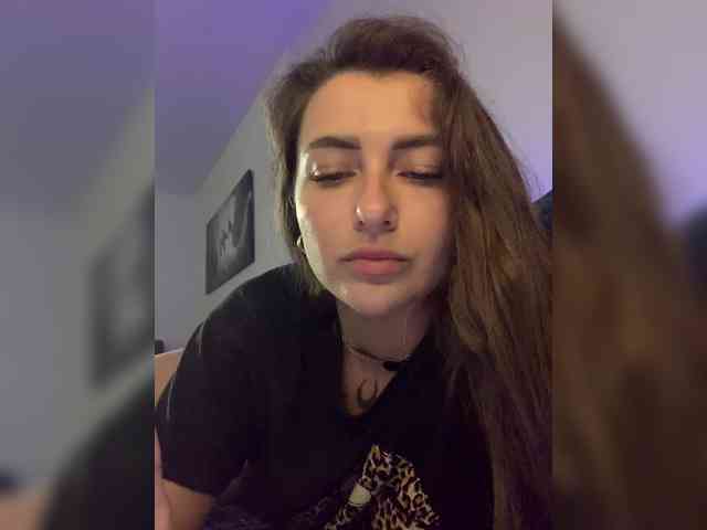 WILDGIRL webcam