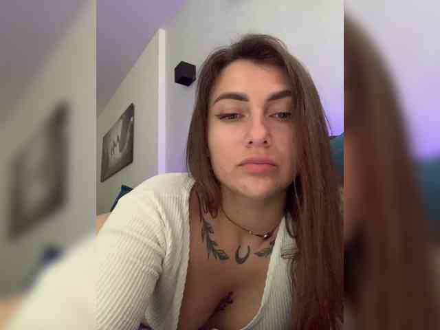 WILDGIRL webcam
