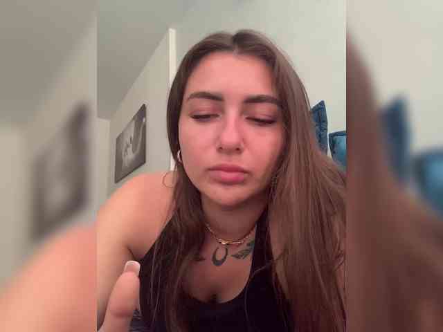 WILDGIRL webcam