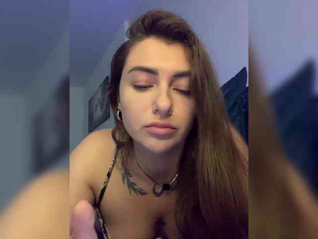 WILDGIRL webcam