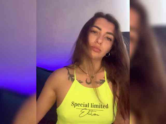 WILDGIRL webcam