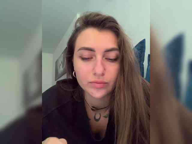 WILDGIRL webcam