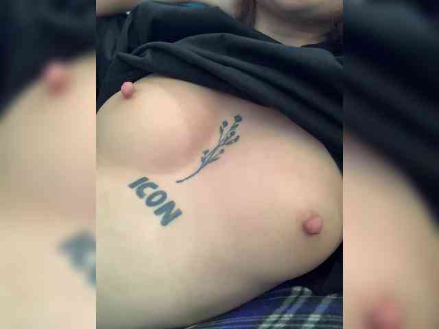 WILDGIRL webcam
