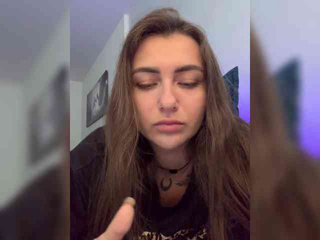 WILDGIRL webcam