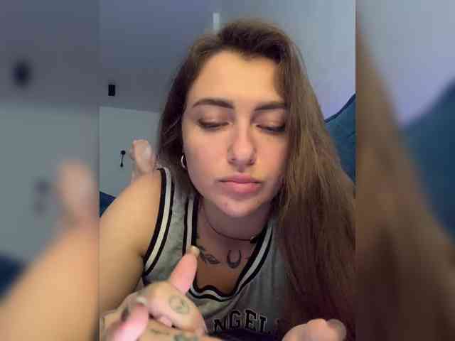 WILDGIRL webcam
