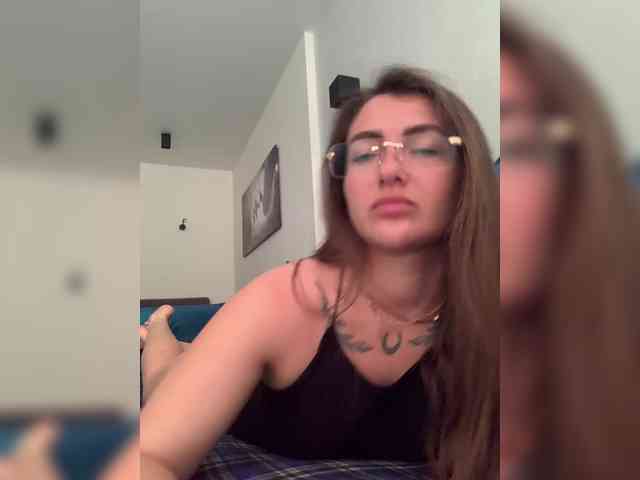 WILDGIRL webcam