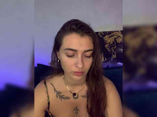 WILDGIRL webcam