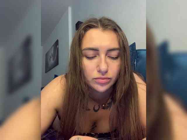 WILDGIRL webcam