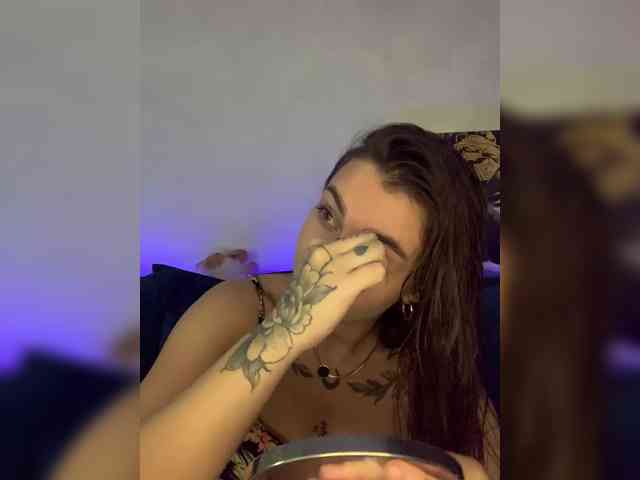 WILDGIRL webcam
