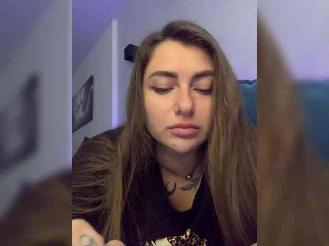 WILDGIRL webcam