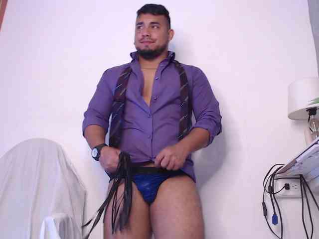 BrianMalonee Live Webcam on BongaCams