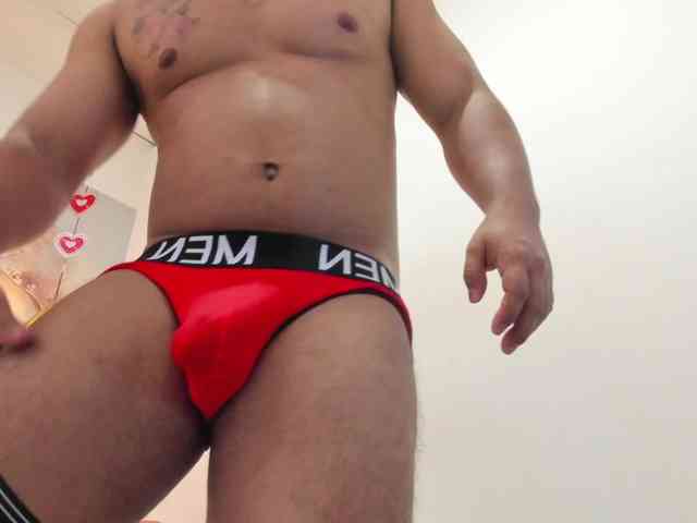 BrianMalonee Live Webcam on BongaCams