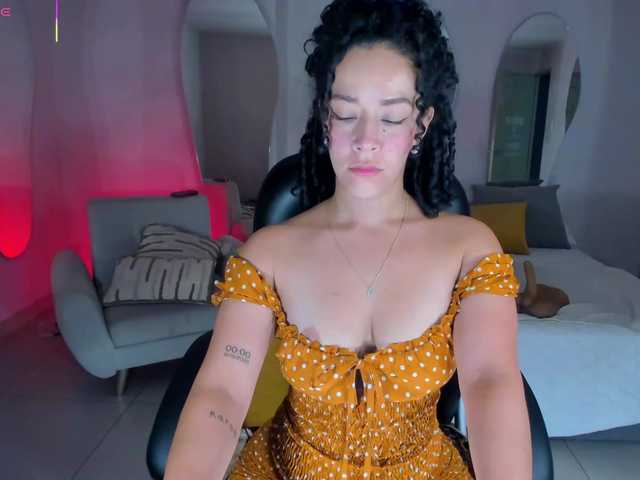 AlessaRomero's BongaCams show and profile