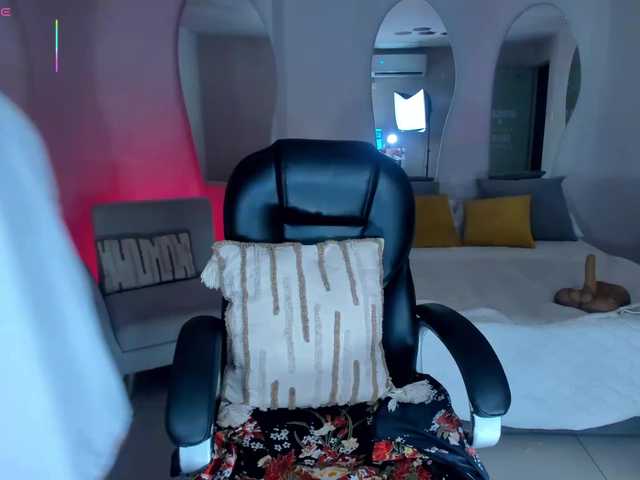 AlessaRomero's BongaCams show and profile