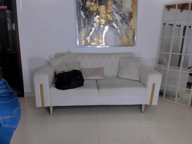 AlessaRomero's BongaCams show and profile