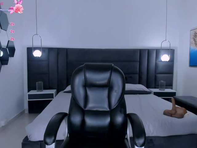 AlessaRomero's BongaCams show and profile