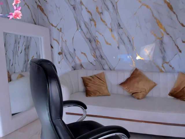  AlessaRomero chat room