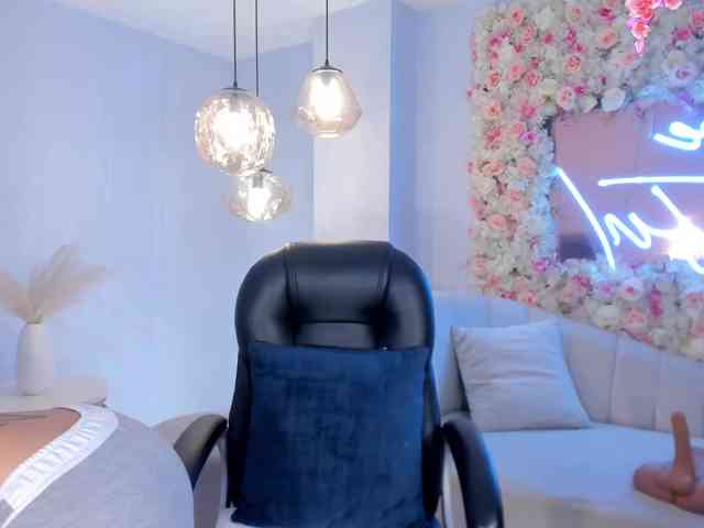 AlessaRomero webcam