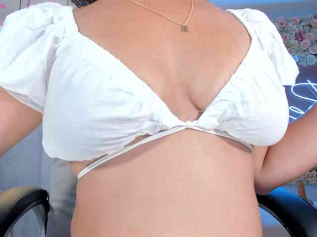 AlessaRomero webcam