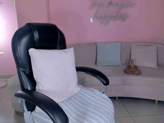 AlessaRomero webcam