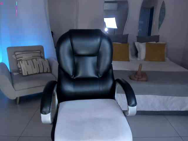 AlessaRomero webcam