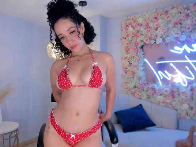 AlessaRomero webcam