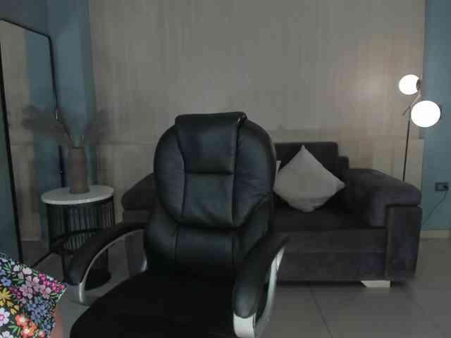 AlessaRomero webcam