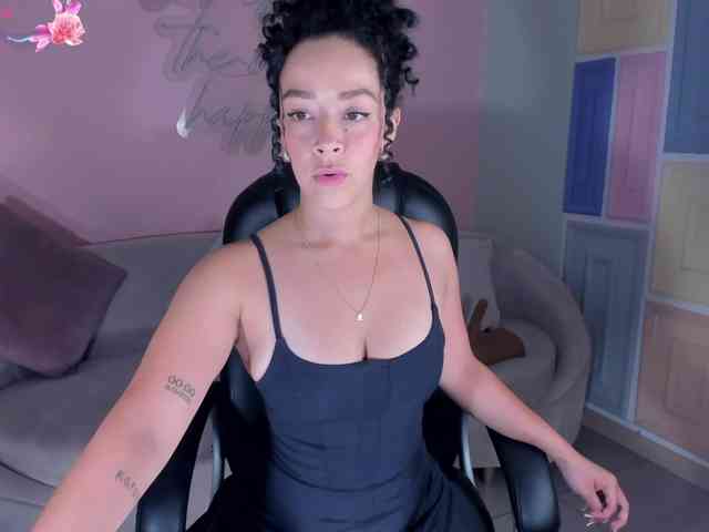 AlessaRomero AlessaRomero