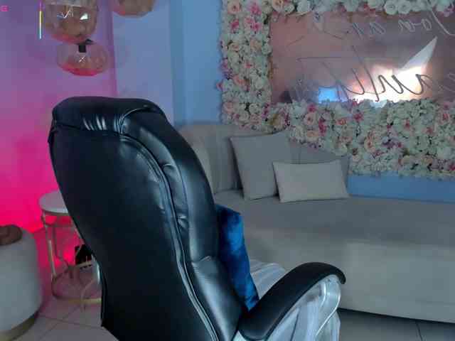 AlessaRomero AlessaRomero