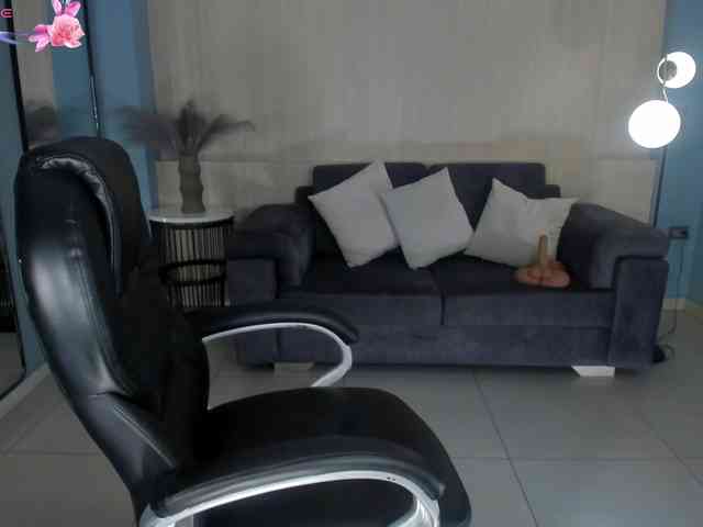 AlessaRomero webcam