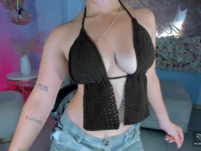 AlessaRomero AlessaRomero