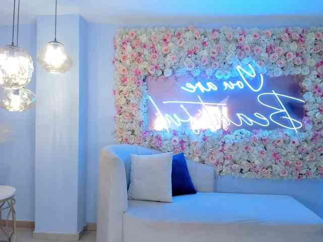 AlessaRomero webcam