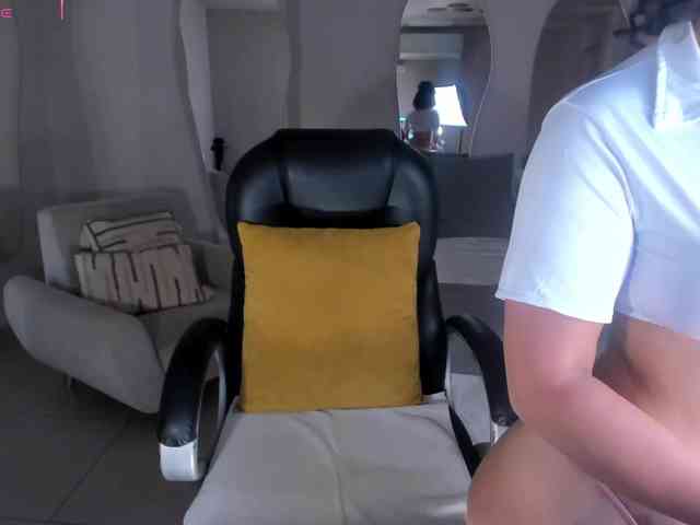 AlessaRomero webcam