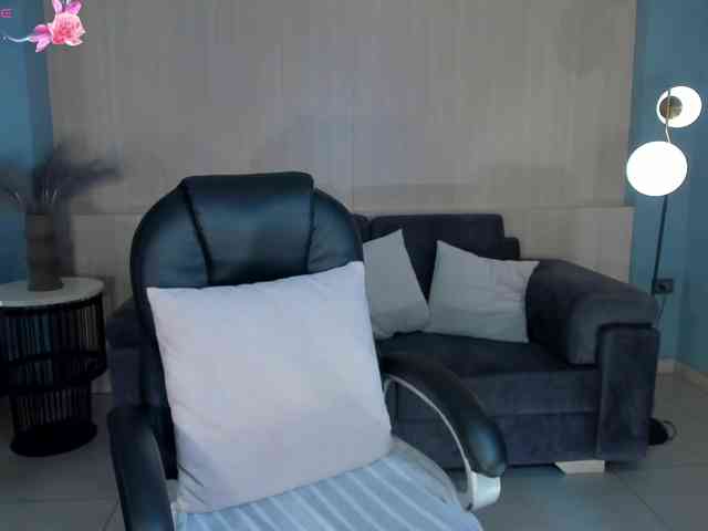 AlessaRomero webcam