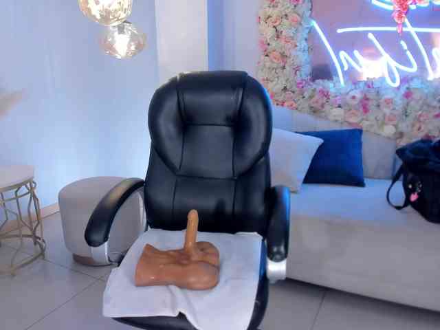 nude webcam chat AlessaRomero
