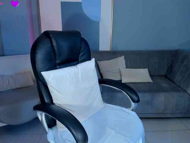 AlessaRomero Live Webcam on BongaCams