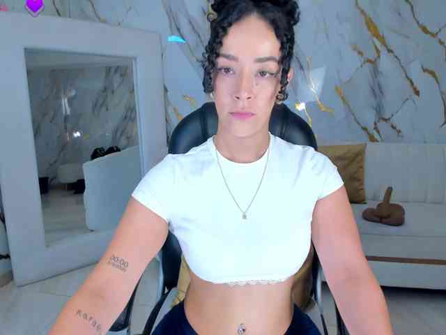AlessaRomero webcam