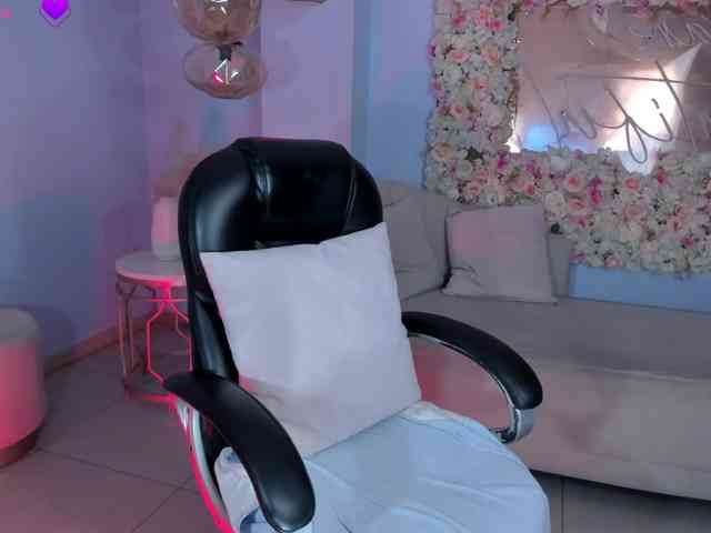 AlessaRomero Live Webcam on BongaCams