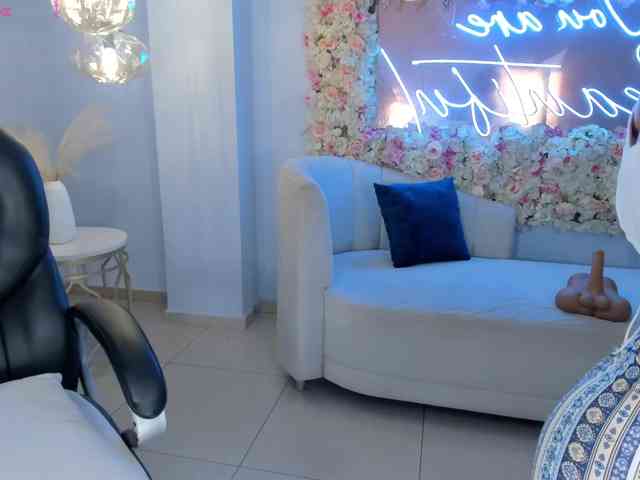 AlessaRomero webcam