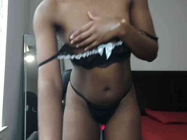 KrystalMilani webcam